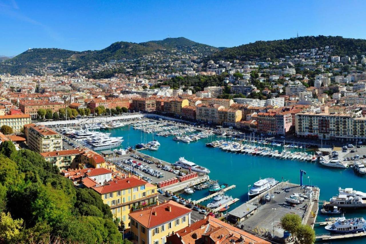 Plein Centre Climatise Et Spacieux Avec Grande Terrasse Sur Le Toit A Nice