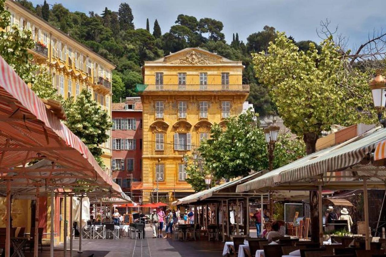 Apartment Plein Centre Climatise Et Spacieux Avec Grande Terrasse Sur Le Toit A