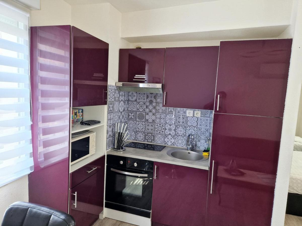 Appartement Plein Centre Climatisé Et Spacieux Avec Grande Terrasse Sur Le Toit à *