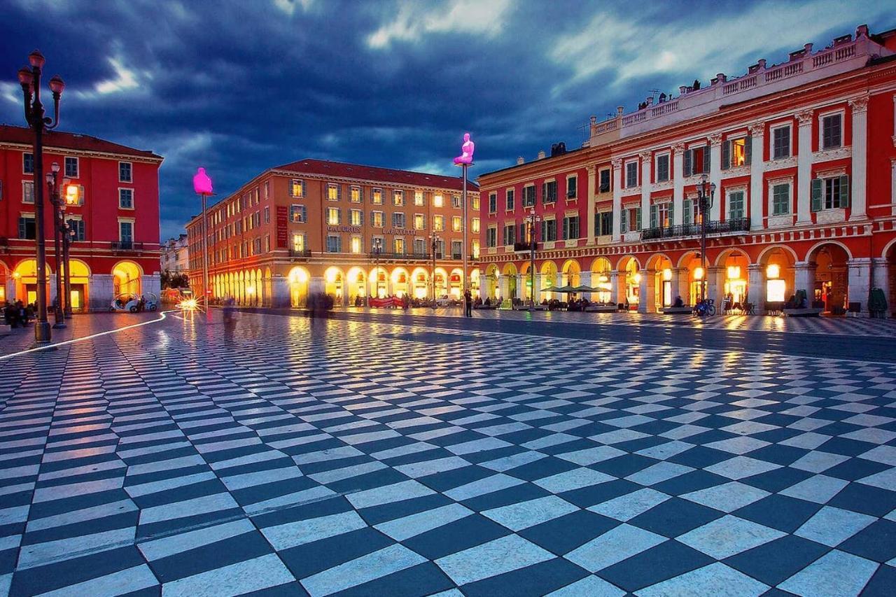 Plein Centre Climatise Et Spacieux Avec Grande Terrasse Sur Le Toit A Nizza